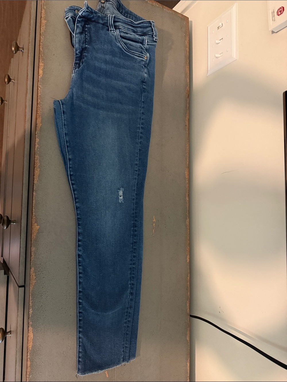 Kut from the Kloth Blue Skinny Jeans — Mid Wash Slim Fit